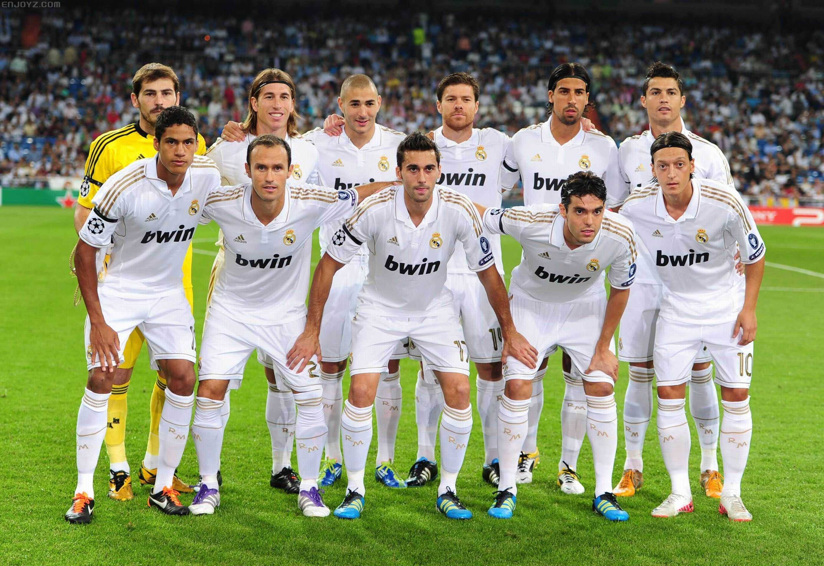 广东男篮在CBA俱乐部杯中以56-30大胜合肥狂风，发挥出色，攻防效率高，取得八强资格。