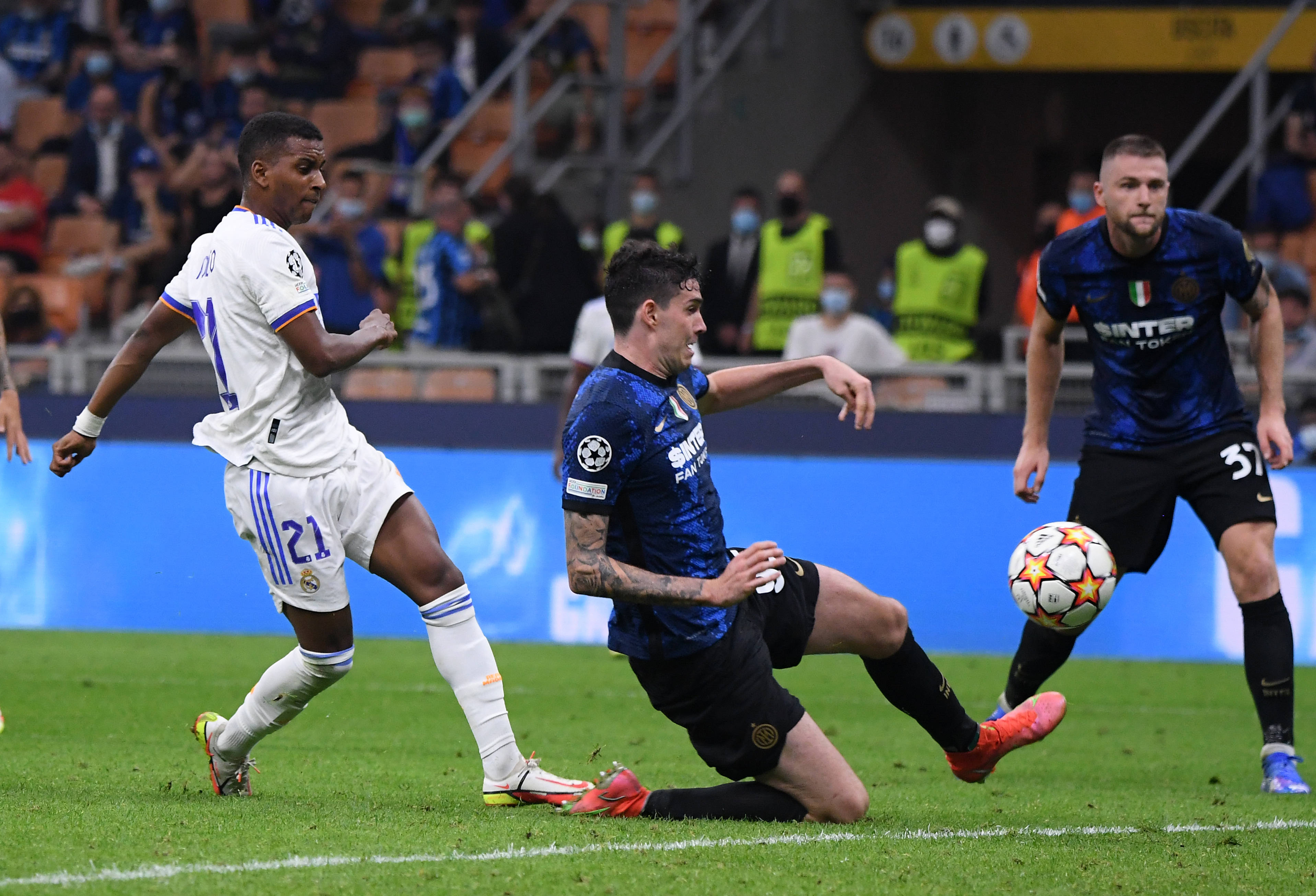 霍伊伦德梅开二度 那不勒斯击败尤文后登上意甲榜首