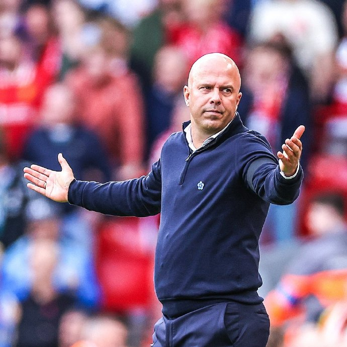 拜仁官方：后卫博埃因病缺席与斯图加特的比赛