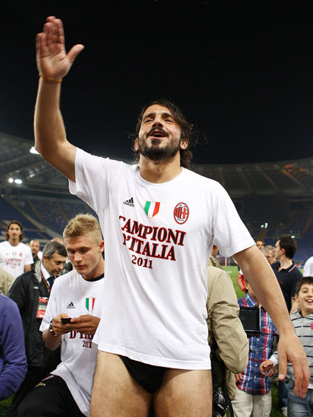 徐正源刚跟蓉城续约，就钦点斯坦丘和巴尔加斯转会入队，引发热议