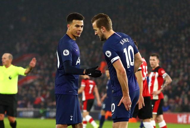 热议成都被罚：想出前5排空场的是人才；应重罚肇事者轻罚俱乐部