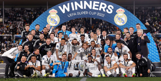 杜兰特关键三分，锁定比赛胜利