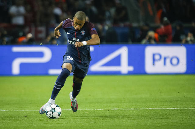 上赛季战绩回顾：广东在上赛季常规赛仅仅取得31胜15负的战绩，最终排名第7，创造球队近些年的常规赛最差排名纪录。